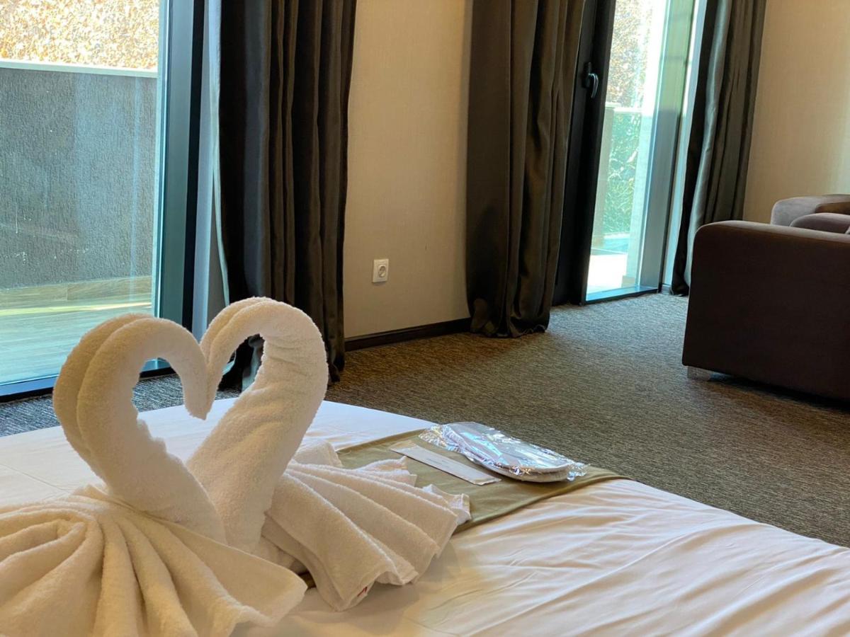 TBT Hotel Tbilisi Buitenkant foto