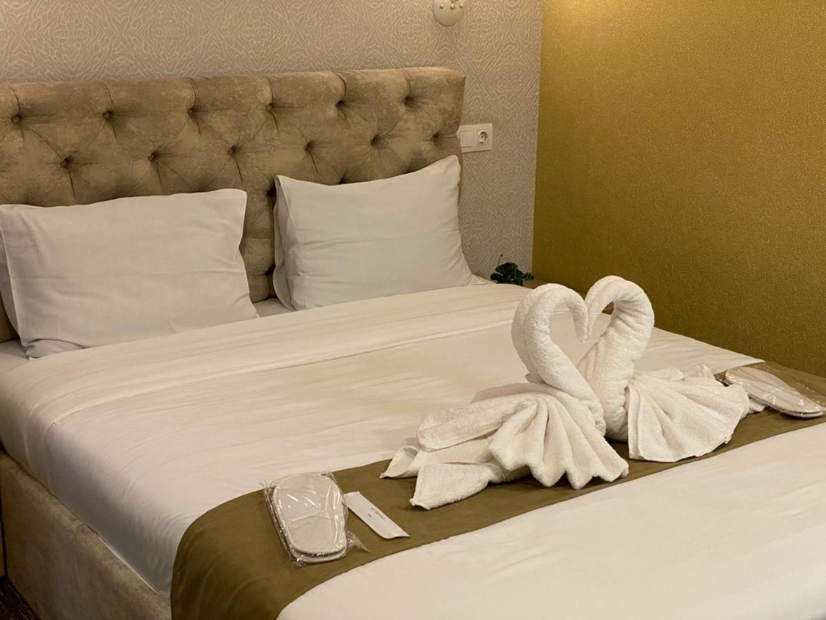 TBT Hotel Tbilisi Buitenkant foto
