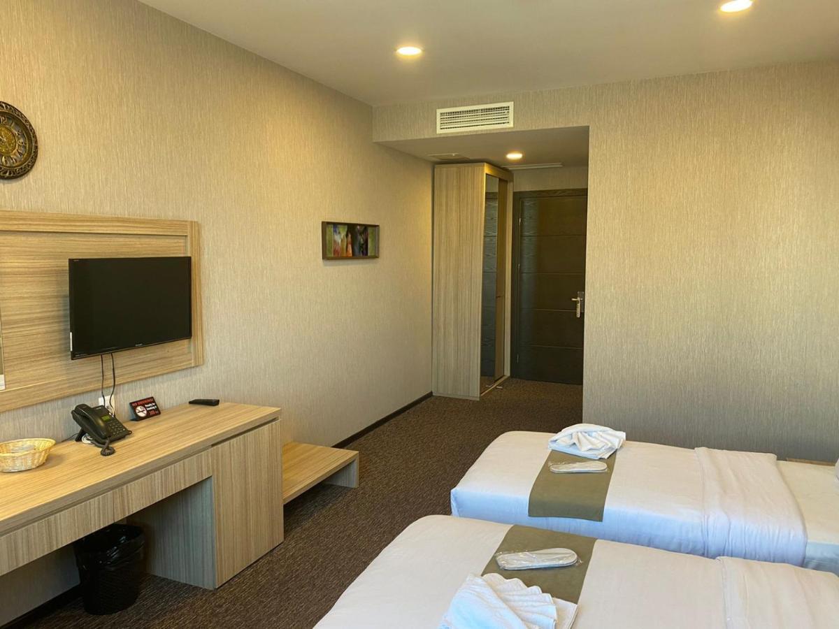 TBT Hotel Tbilisi Buitenkant foto
